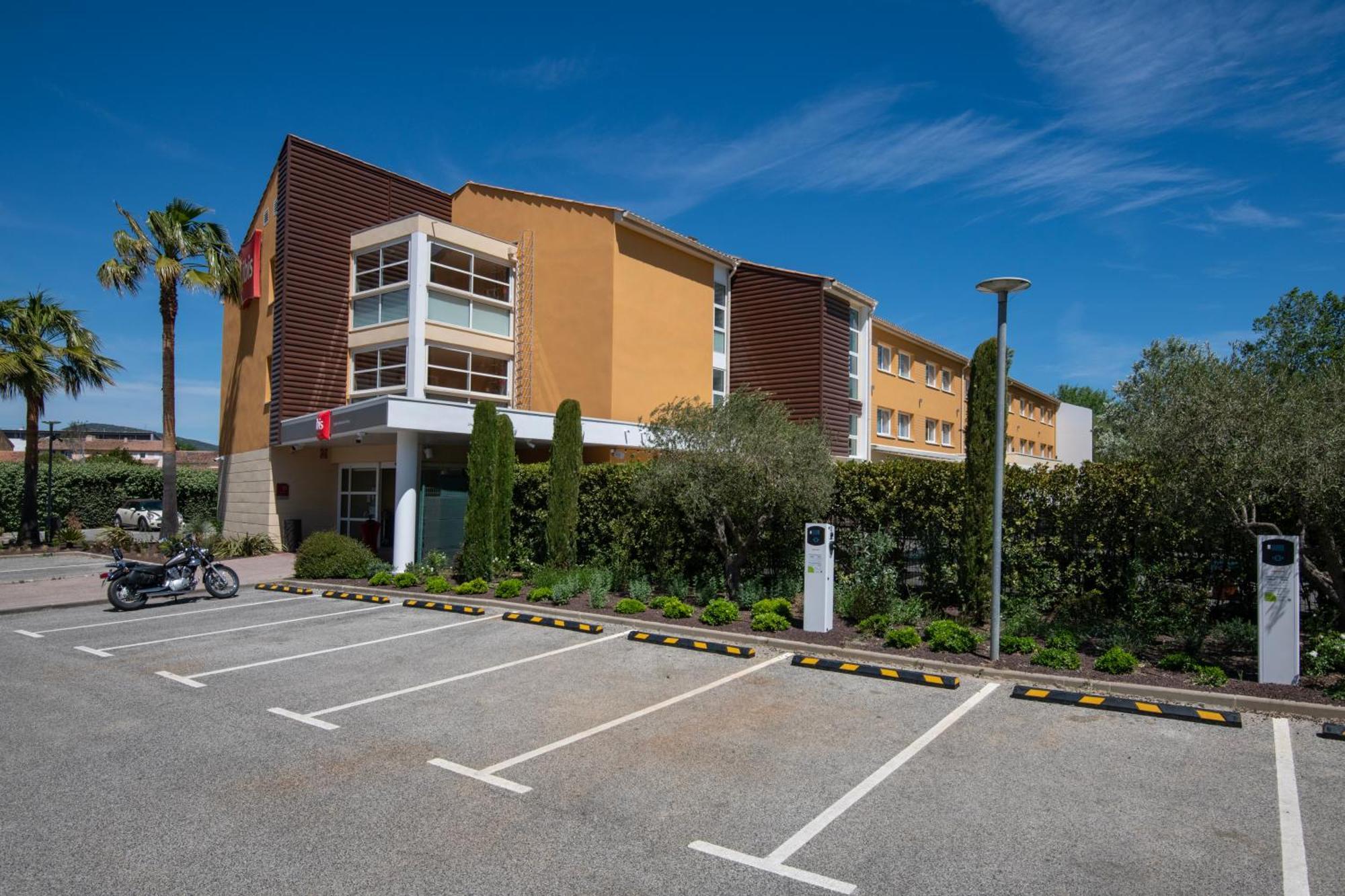 Ibis Golfe De Saint-Tropez Hotell Cogolin Eksteriør bilde