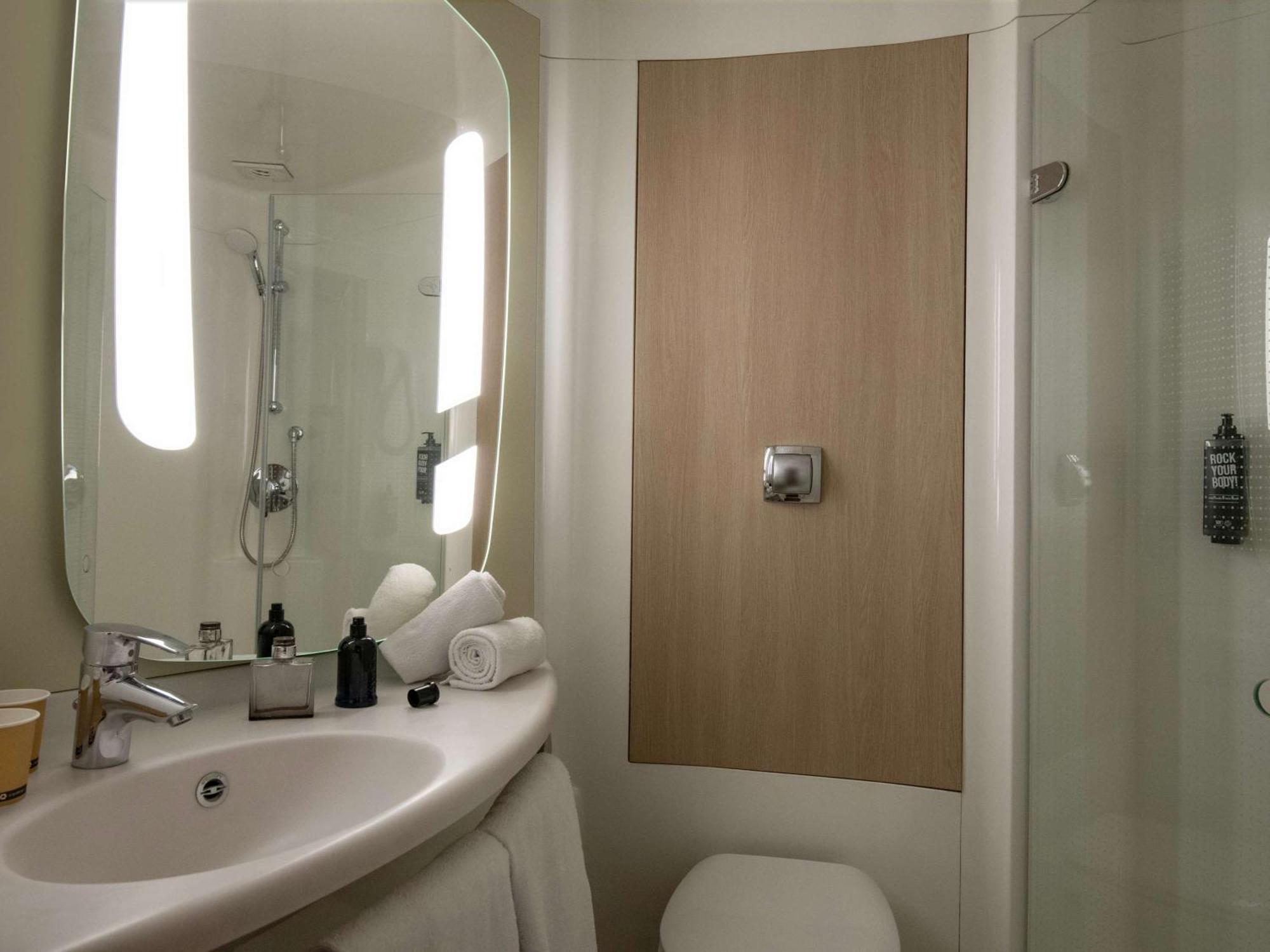 Ibis Golfe De Saint-Tropez Hotell Cogolin Eksteriør bilde
