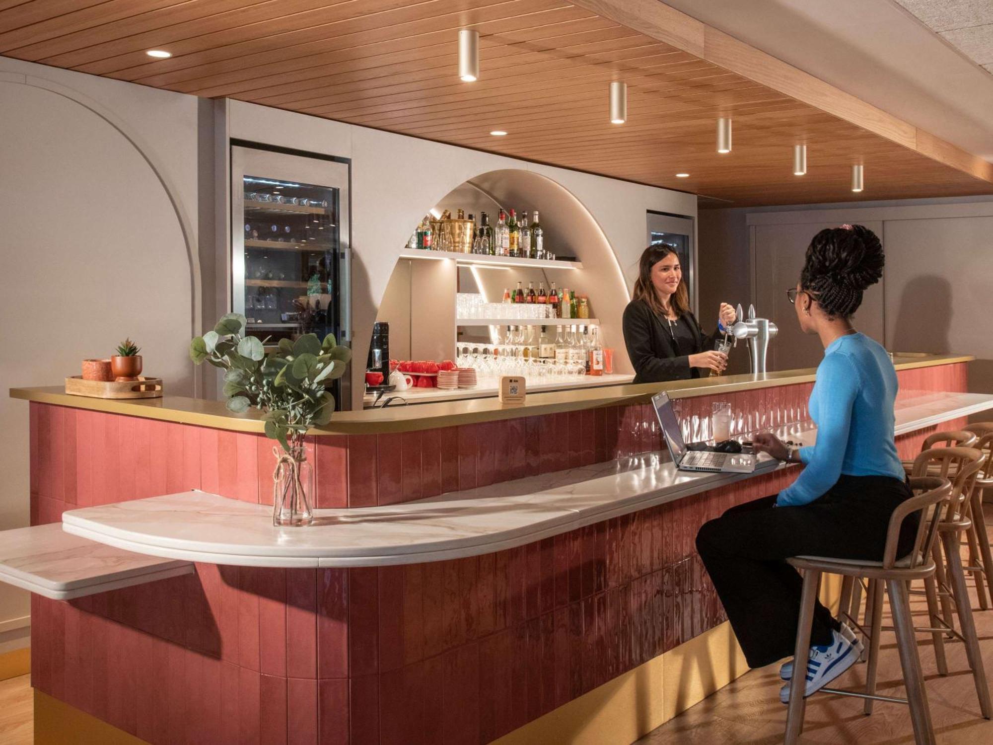 Ibis Golfe De Saint-Tropez Hotell Cogolin Eksteriør bilde