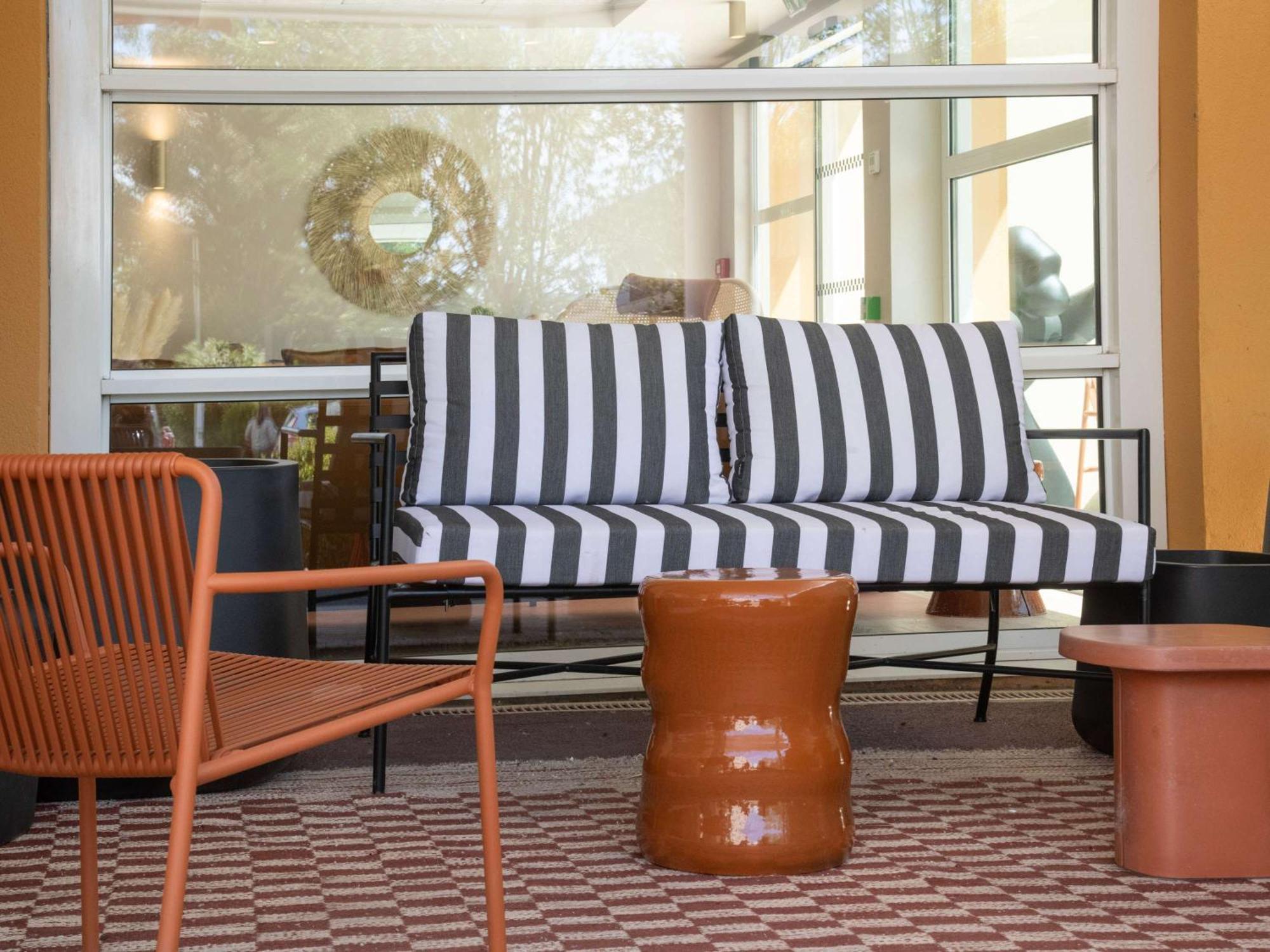 Ibis Golfe De Saint-Tropez Hotell Cogolin Eksteriør bilde